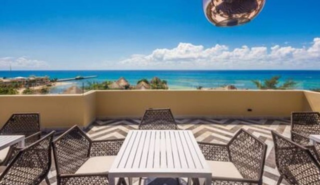 2 Br. with Rooftop Pool and Stunning Ocean View