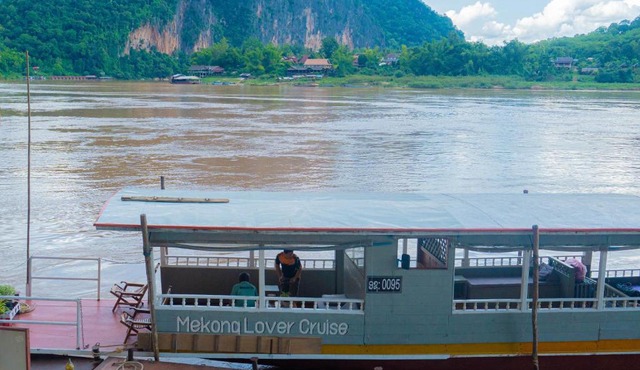 2 days Mekong cruise package with Mekong Lover Cruise from Houay Xay to Luang Prabang or Mekong cruise from Luang Prabang to Huay Xai - Thailand