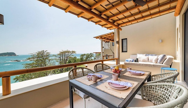 2 King Bed Suites, Ocean Views & Beach Access
