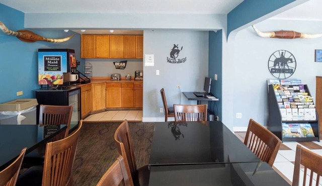 2 Queen Beds Non-Smoking in Pendleton OR