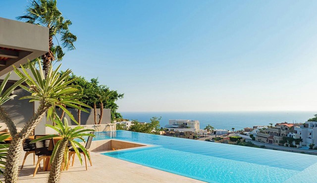 2 Villas, Luxury Amenities & Fully Staffed Service