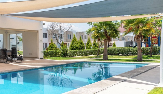 20 steps away, renovated, beautiful!