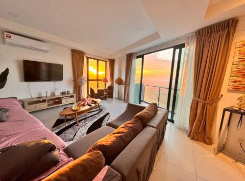24'HR CHECK IN H'FLOOR SARADISE MERRITON RESIDENCY KUCHING LUXURY BALCONY FACING AIRPORT 3R2B-2Cpark
