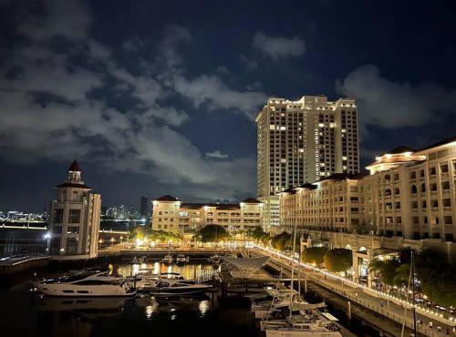 2Beds Seaview Straits Quay comes with Carpark and Hothub