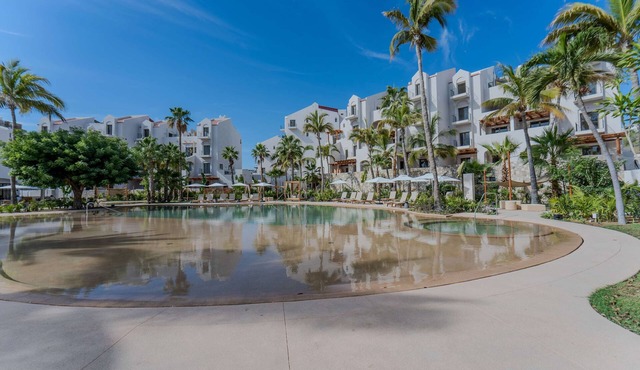 2BR Pool & Private Balcony in Casa Nima