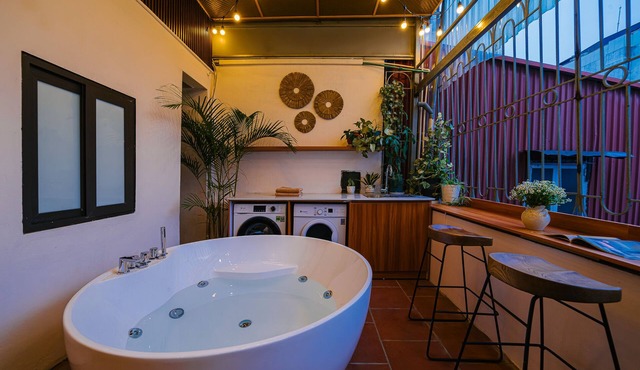 2Br/Private Sauna-Jacuzzi/2minutes to Hoan Kiem Lake