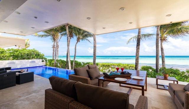 3 BDRM Oceanfront house with private pool- Playacar phase 1