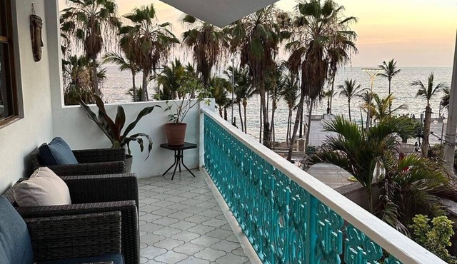 4,000 sq ft 6 bed ocean Villa w/housekeeping included!