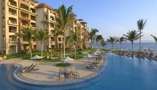 5 Star Luxury at Estancia 2BR/2.5 BA - Best Resort in Neuvo