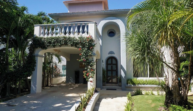 5BR Playacar Home Private Pool on Golf Course Walk to Beach & 5th Ave