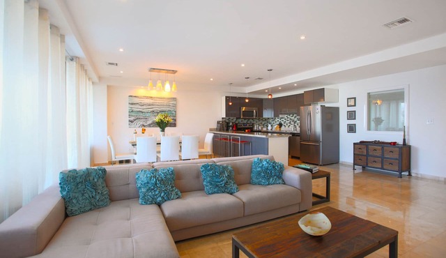 5★luxury ocean view condo with the best amenities, close to town and beaches