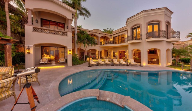 6BR Luxury Home in Del Mar