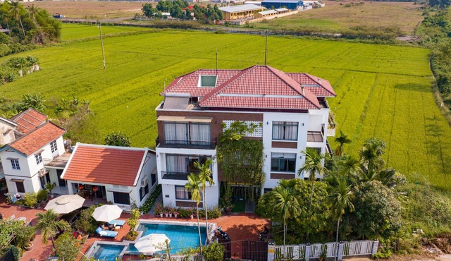 6BRs Villa with Private Pool * Central Location * Free Pick Up * B.fast inc.