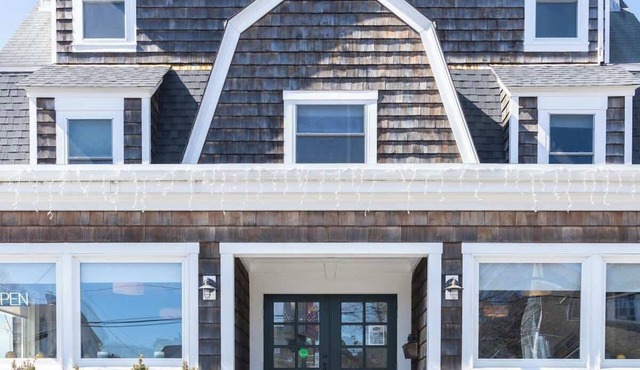 #7 | Comfy Room w/King-bed in Middletown