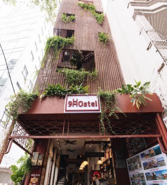 9 Hostel and Bar