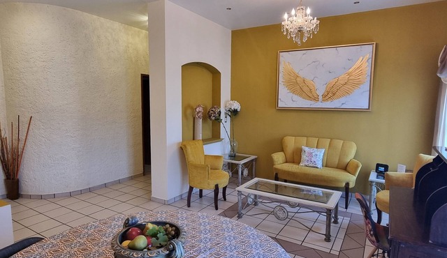 A few steps from the Cathedral. Very safe and centrally located. 300Mb WiFi with parking. in Zacatecas