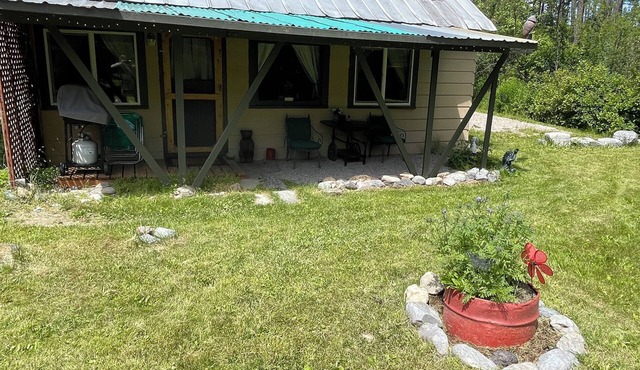A Private, Cozy Cabin Near Bigfork for Two with a Clawfoot Tub in Bigfork