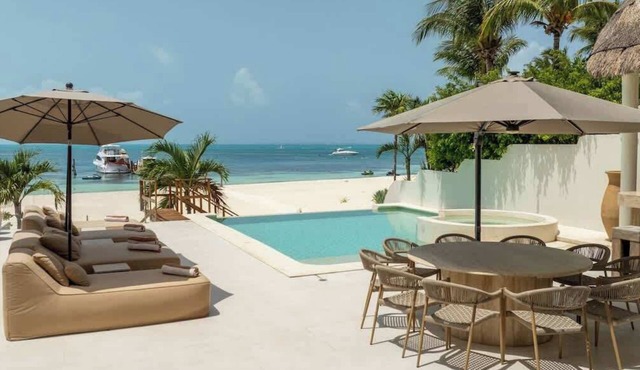 AB del Mar | 7BR | Luxury Beachfront Villa