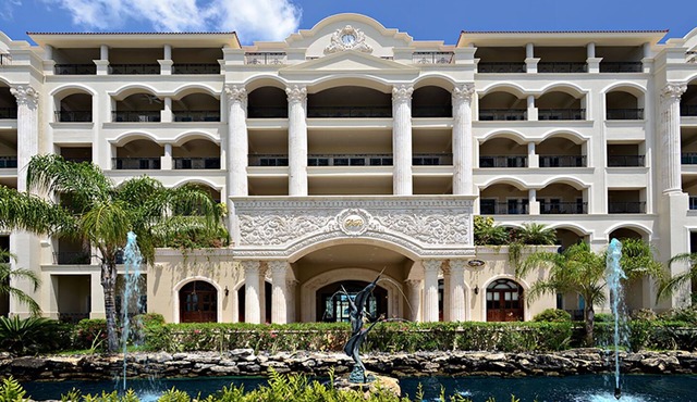 AFFORDABLE BEACHFRONT LUXURY 3 BR CONDO 4TH FL THE FAMOUS LANDMARK OF COZUMEL