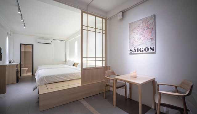 Affordable Chic studio for 4 Guests with AC, WiFi in marvelous Hồ Chí Minh City