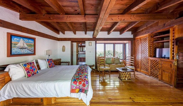 Agradable Hostal sobre el Centro de Valle de Bravo in Valle de Bravo