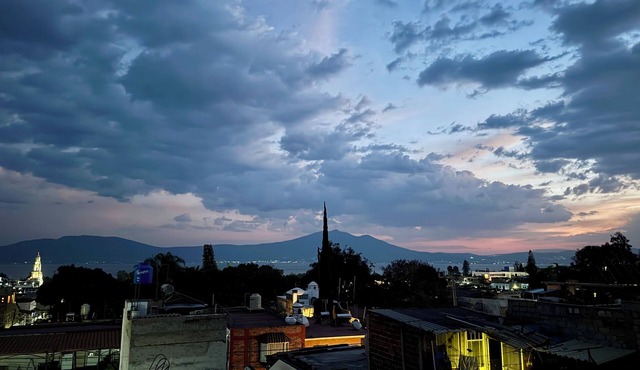 Ajijic Centro with Lake View Rooftop Terrace, AC and Walkable