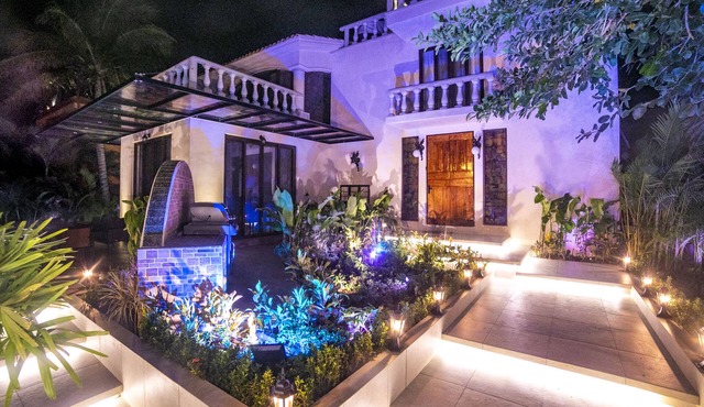 All inclusive, Ocean View luxury Villa , 79 Steps from the beach,3 jacuzzi, pool