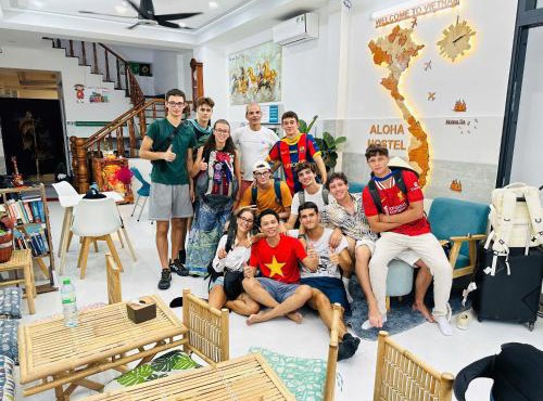 ALOHA SAIGON HOSTEL - Less-touristy location, Spacious rooms, Bathroom with a glass partition, airport - train station proximity