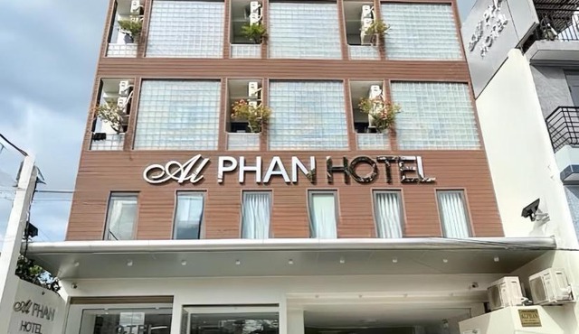 Alphan Hotel