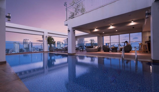 Amana Hotel & Residences