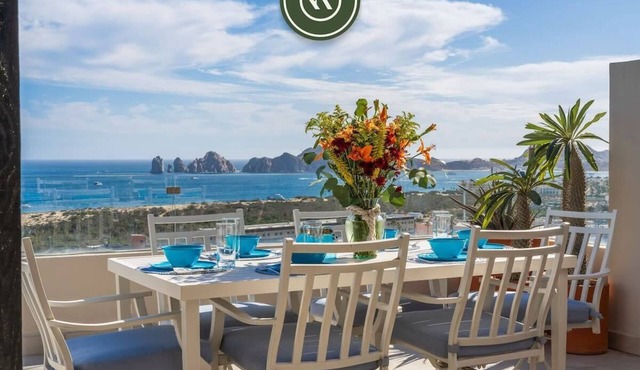 Amazing 2 BR Penthouse Overlooking the Sea of Cortez