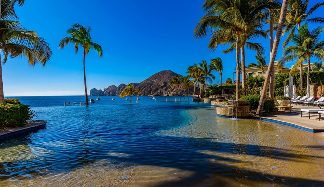 AMAZING Ocean Views, Medano Beach, Downtown, 5-Star Hacienda Beach Club, 2BD