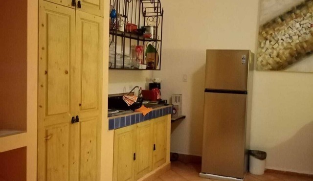 Amazing Studio w/king bed quiet beautiful swimming pool deck nearby the beach