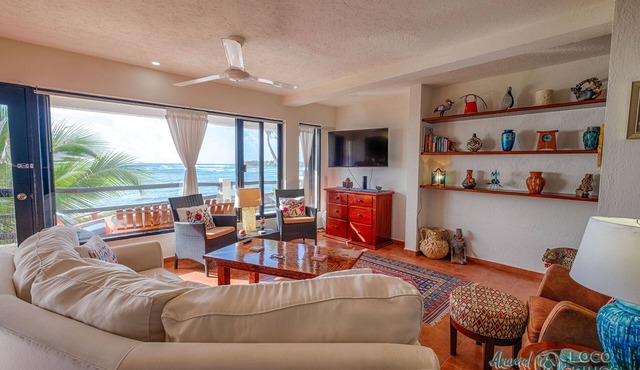 An Akumal Classic! Beachfront condo with AC and WiFi!