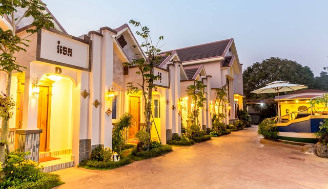 Apartment D with Swimming Pool - Romchek Flower