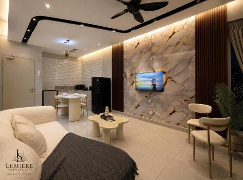 Apartment in Seri Kembangan - Near MRT, Pool & Free Parking