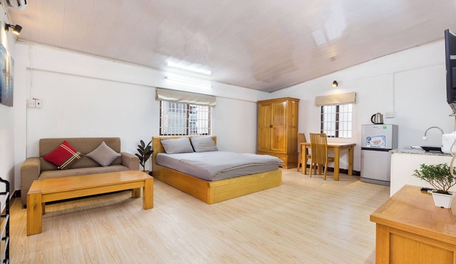 Apartment with window, 5 minutes to district 1