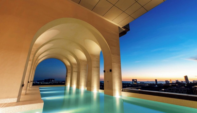 Arjuna Solitaire Hotel