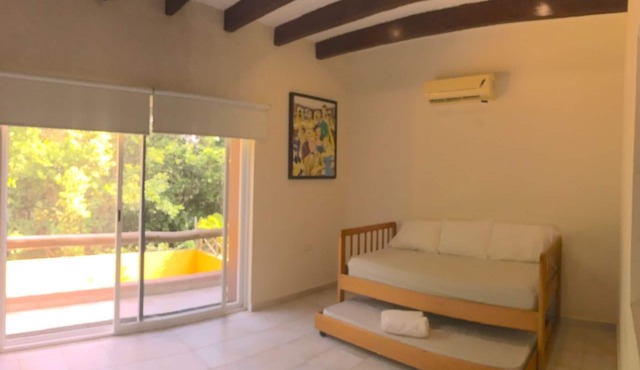 ARRECIFE´S QUIET HOUSE 5 min FERRY I.Mujeres