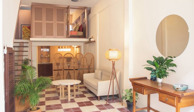 Artsy Cocoon 1-bedroom Khmer-Deco loft in Central Phnom Penh