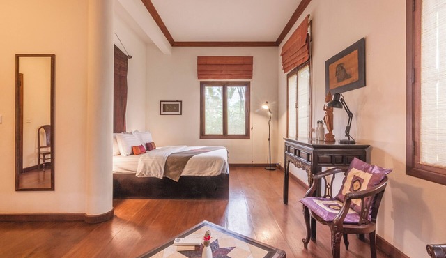 Athakon House - Exclusive Traditional Style 7 Bedrooms Villa