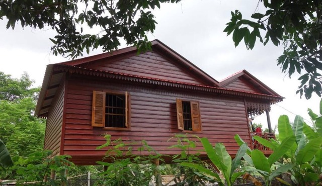 Authentic Cambodian Angkor Cottage