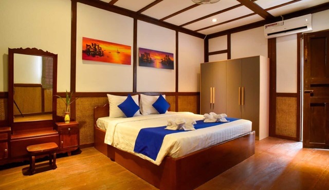 Authentic Khmer house with Garden View