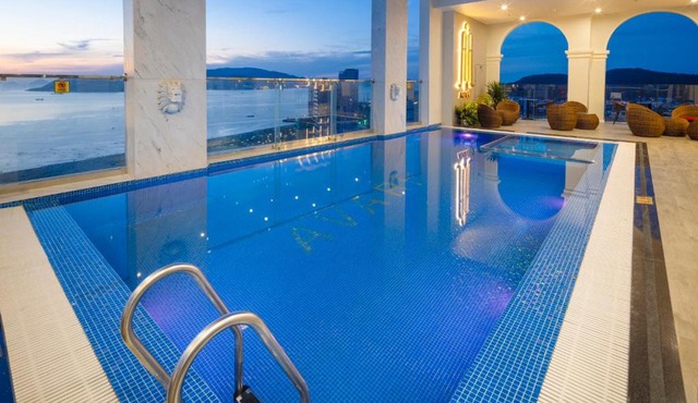 Avari Hotel