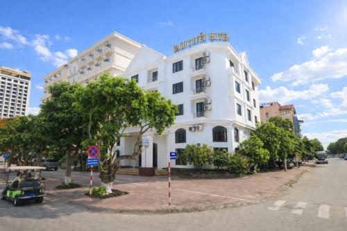 Bạch Tuyết Hotel