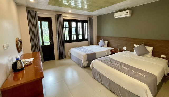 Ba Be Lakeside Bungalow