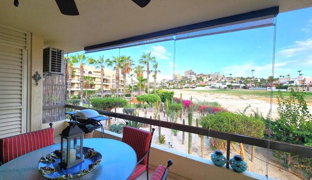 Beach Eateries 10 min walk 1BDRM Golf view