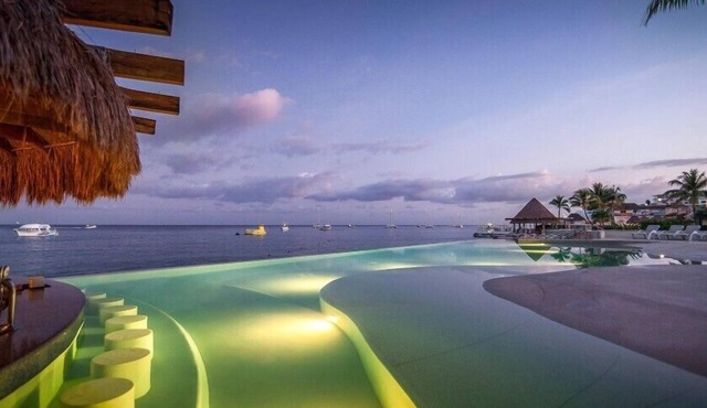 Beach-front Studio with Balcony for Weekend Getaway