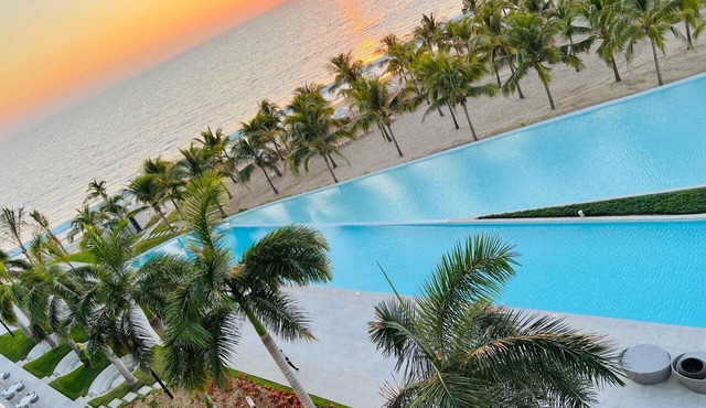 Beachfront 3BR-3BA SunsetParadise
