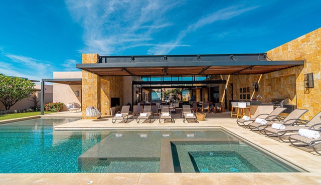 Beachfront 6BR Luxury Villa in RC West Enclave!